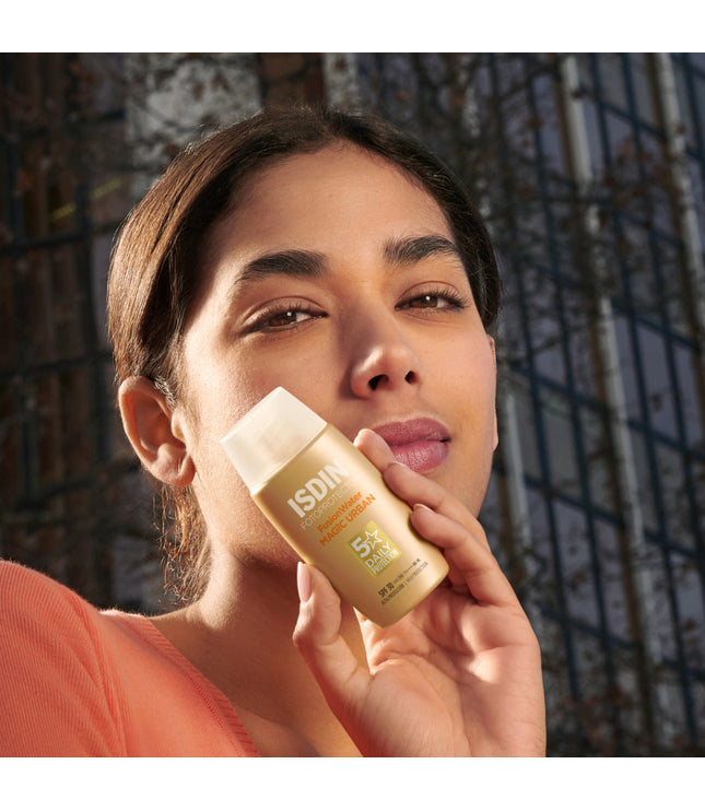 ISDIN FOTOPROTECTOR FUSION WATER MAGIC URBAN Crème Solaire SPF30 - 50ml