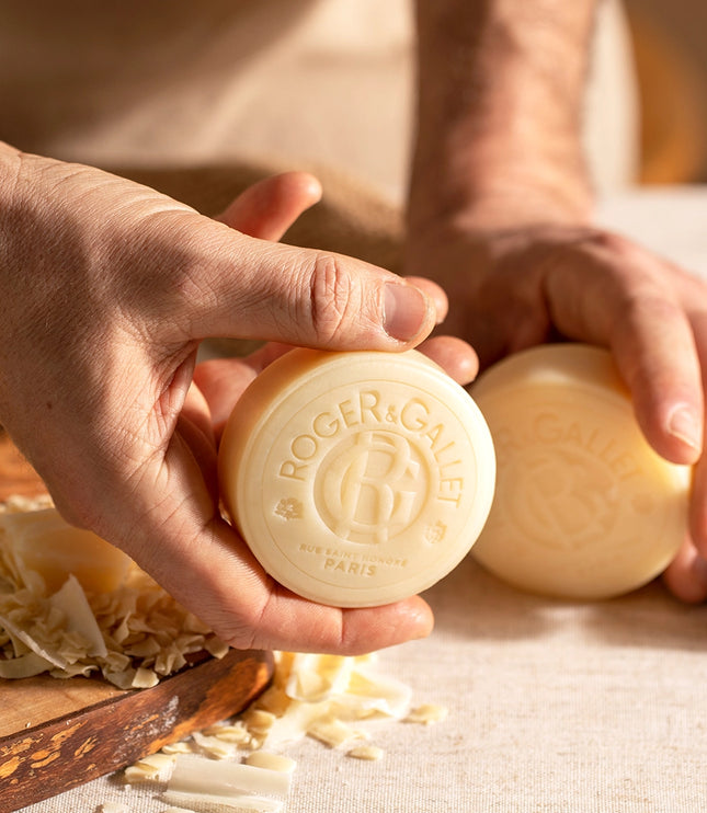 ROSE Savon Parfumé 100g - ROGER GALLET